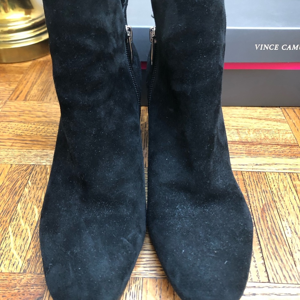 VINCE CAMUTO BLACK BOOTIES